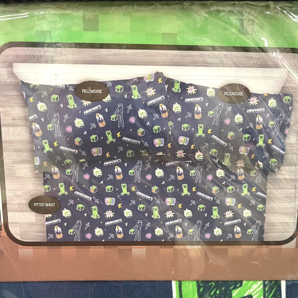 MINECRAFT Twin 3-pc Sheet Set Black Green Gaming ~1 Fitted ~2 Pillowcase NEW NIP - Picture 2 of 4